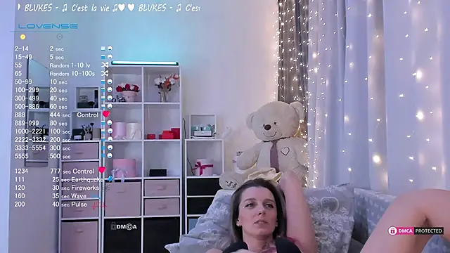 Karamelsw  online show from February 13, 2025, 11:58 pm