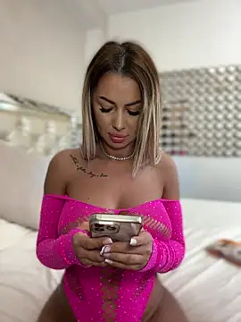 KirstieVegas online show from March 19, 2025, 8:22 pm