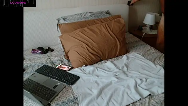 genova1970 online show from September 18, 2025, 4:53 pm