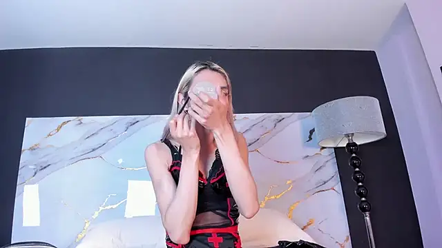 Victoria Badgal  online show from February 25, 2025, 4:53 pm