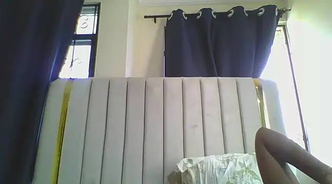 CuteJ online show from February 13, 2025, 10:02 am