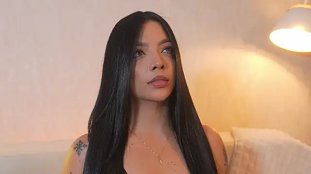 sarah hiill online show from November 19, 2025, 9:37 pm