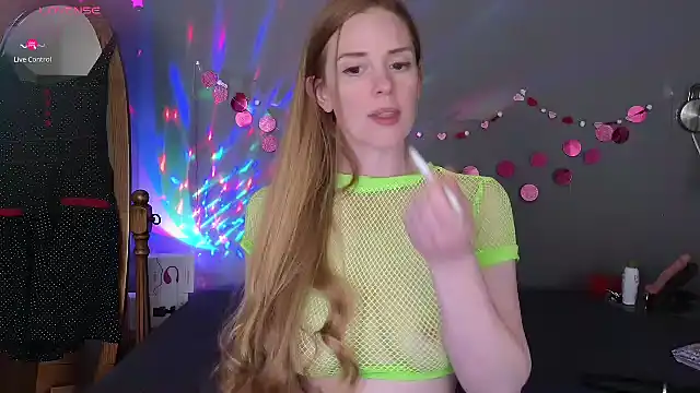 Snapshot of CharlotteDoe chatting on January 30, 2025, 4:06 am CharlotteDoe online show from January 30, 2025, 4:06 am