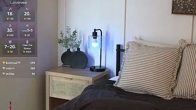 Snapshot of CharlotteDoe chatting on September 30, 2025, 3:39 pm CharlotteDoe online show from September 30, 2025, 3:39 pm