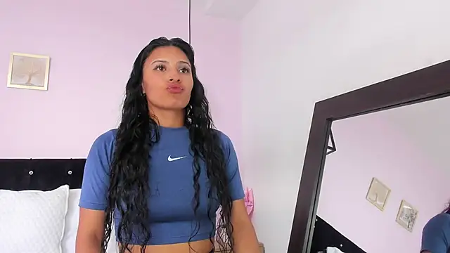 CeliWoods online show from March 22, 2025, 4:37 pm