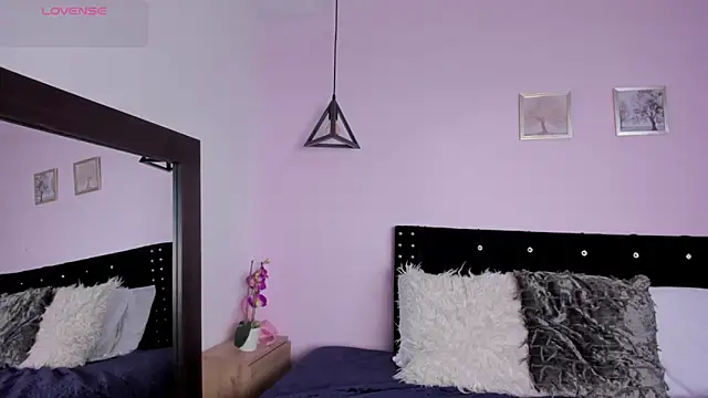 CeliWoods online show from November 6, 2025, 11:44 am