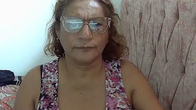 Snapshot of charrysexy1 chatting on February 10, 2026, 2:43 pm charrysexy1 online show from February 10, 2026, 2:43 pm