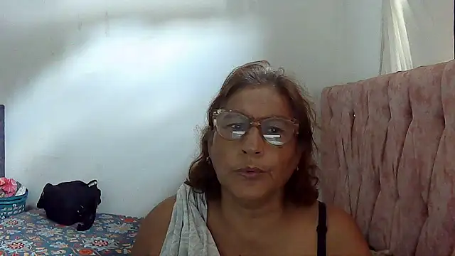 Snapshot of charrysexy1 chatting on February 11, 2026, 2:22 pm charrysexy1 online show from February 11, 2026, 2:22 pm