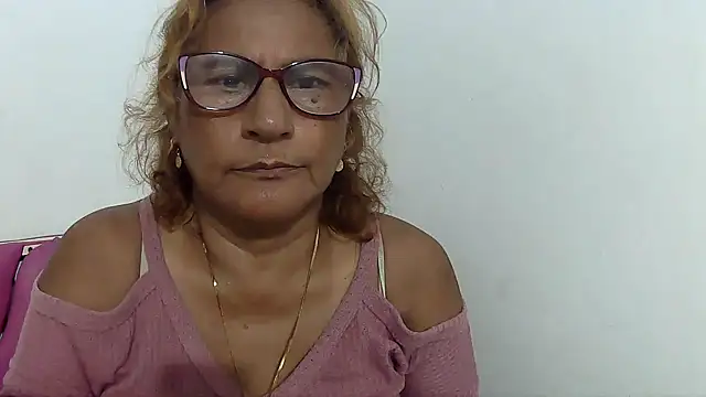 Snapshot of charrysexy1 chatting on April 14, 2026, 11:44 pm charrysexy1 online show from April 14, 2026, 11:44 pm