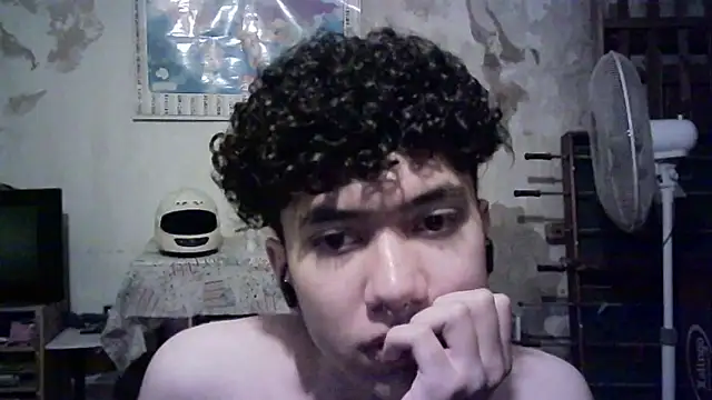 Snapshot of Emv2 chatting on January 18, 2026, 12:58 am Emv2 online show from January 18, 2026, 12:58 am