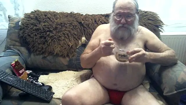 SexySantaC online show from January 8, 2025, 8:29 pm