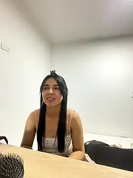 Miss Nicole online show from October 19, 2025, 12:33 am