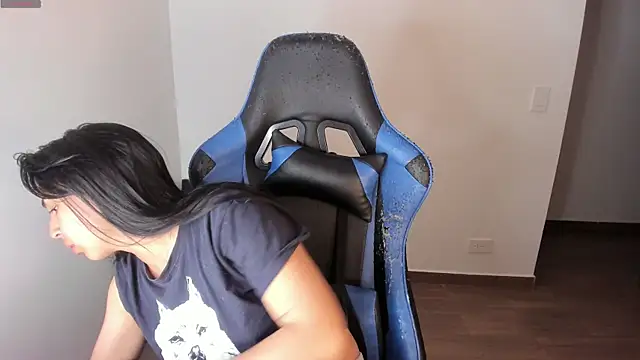 Miss Nicole online show from October 23, 2025, 1:27 am