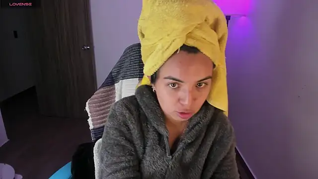 Miss Nicole online show from November 20, 2025, 2:12 am