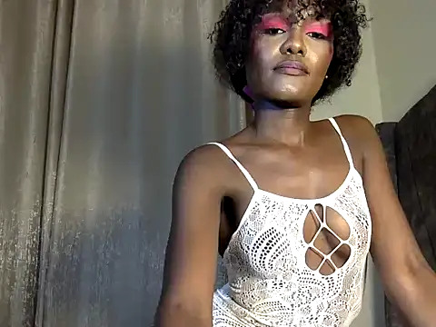 HarlotyQueen online show from November 16, 2025, 5:40 pm