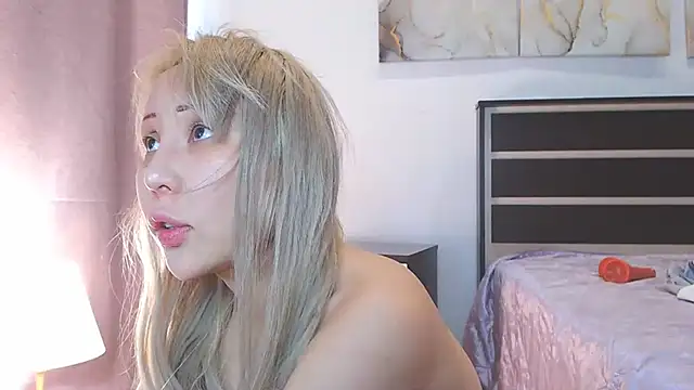 Snapshot of Yulianna_Smith chatting on December 28, 2024, 5:44 am Yulianna Smith online show from December 28, 2024, 5:44 am