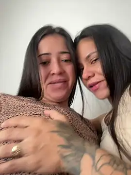 Snapshot of Reggie-Liam chatting on December 7, 2024, 2:24 pm Reggie-Liam online show from December 7, 2024, 2:24 pm