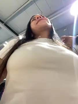 Snapshot of Reggie-Liam chatting on December 18, 2024, 8:03 pm Reggie-Liam online show from December 18, 2024, 8:03 pm