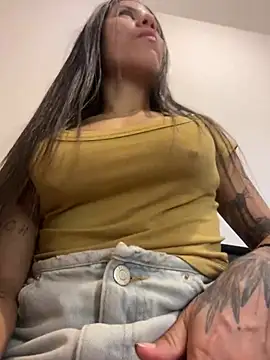 Snapshot of Reggie-Liam chatting on January 4, 2025, 6:19 am Reggie-Liam online show from January 4, 2025, 6:19 am