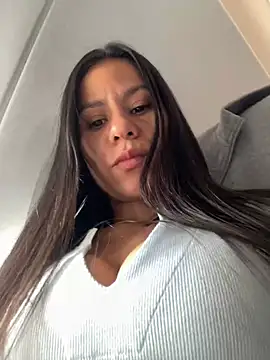 Snapshot of Reggie-Liam chatting on January 21, 2025, 1:22 pm Reggie-Liam online show from January 21, 2025, 1:22 pm