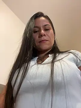 Snapshot of Reggie-Liam chatting on February 22, 2025, 7:25 pm Reggie-Liam online show from February 22, 2025, 7:25 pm