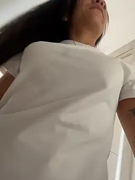 Snapshot of Reggie-Liam chatting on December 5, 2025, 6:04 pm Reggie-Liam online show from December 5, 2025, 6:04 pm