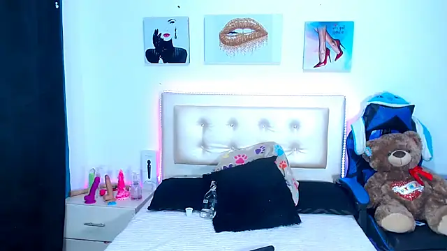 Snapshot of Jenng18 chatting on January 1, 2025, 6:37 am Jenng18 online show from January 1, 2025, 6:37 am