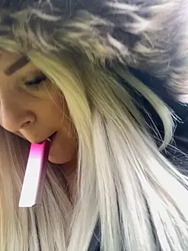 Bustyblondebabe32 online show from October 30, 2025, 11:33 am