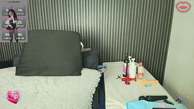 hazel milf online show from April 23, 2026, 12:29 pm