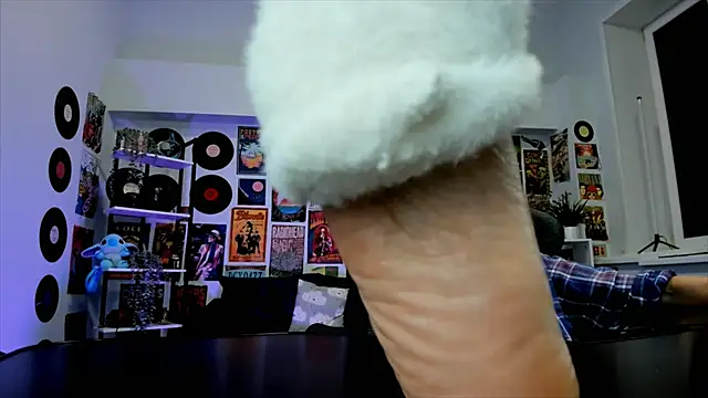 MistyBarnes online show from December 16, 2024, 12:38 pm