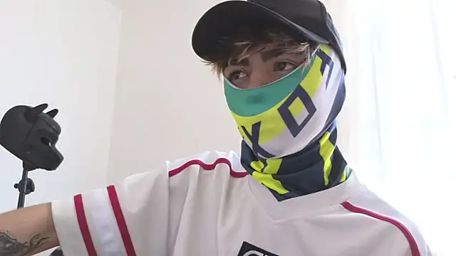 AcidMilo online show from February 16, 2025, 1:49 pm