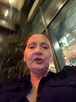 dominatrixredsonyja online show from December 19, 2025, 3:52 pm