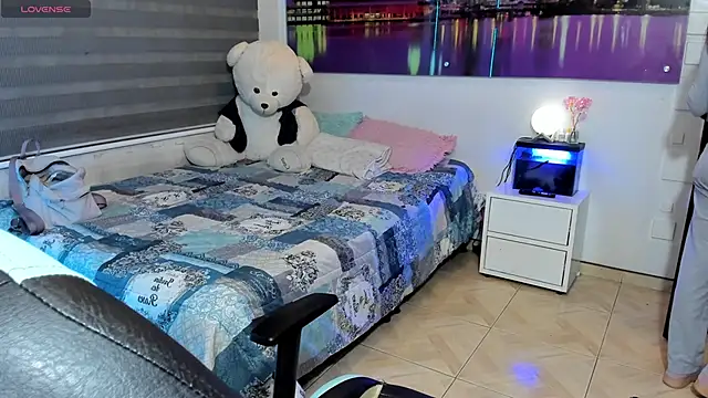 Snapshot of alma_blue chatting on May 20, 2026, 11:00 pm alma blue online show from May 20, 2026, 11:00 pm