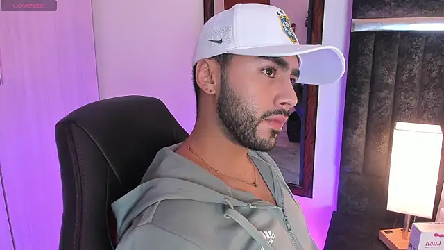 ItsMeEros online show from March 19, 2025, 11:14 pm