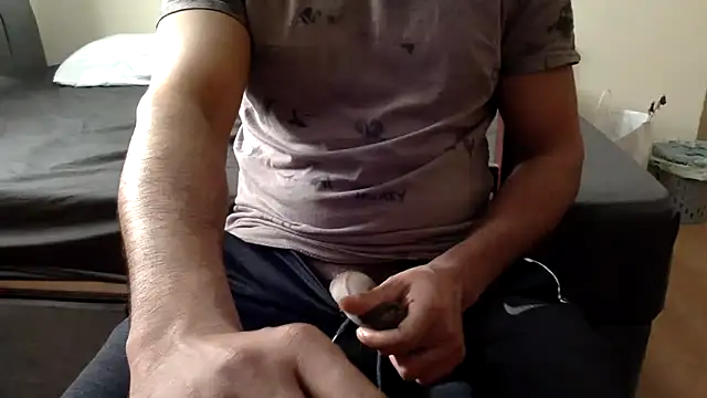 CoolBiDude online show from March 18, 2026, 3:37 pm