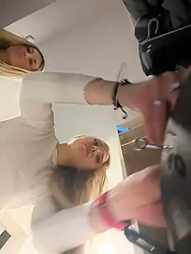 pinkstar  online show from February 5, 2025, 4:59 am