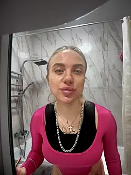 pinkstar  online show from October 10, 2025, 6:18 pm