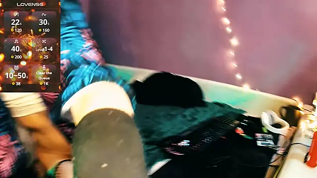 Littlepinkcat online show from January 14, 2025, 5:56 pm