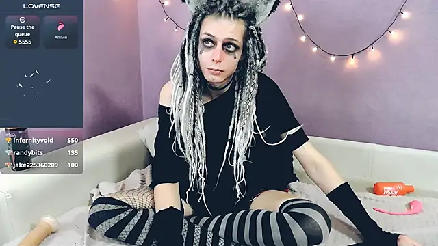 Littlepinkcat online show from February 13, 2025, 8:27 am