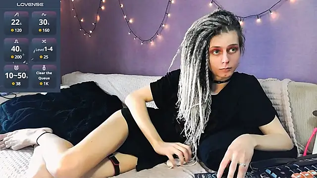 Littlepinkcat online show from March 18, 2025, 8:25 am