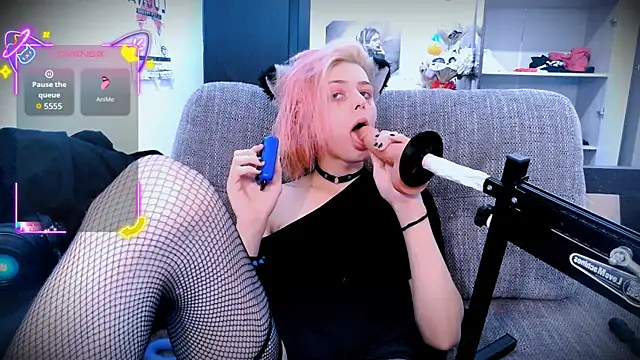 Littlepinkcat online show from October 2, 2025, 11:12 pm