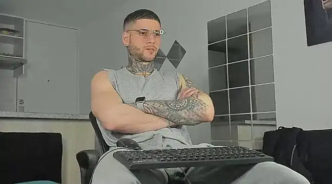  jamesleandros1 online show from December 28, 2024, 2:01 am