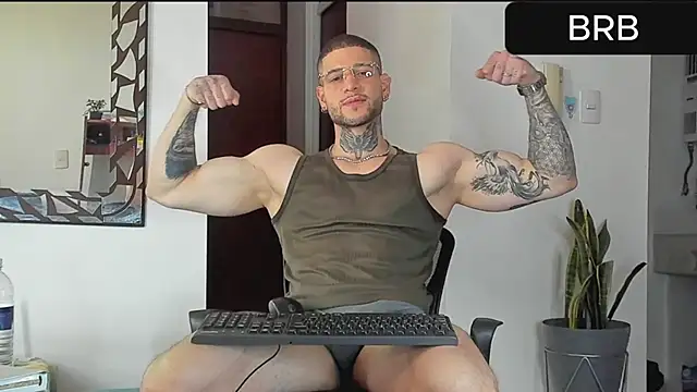  jamesleandros1 online show from January 18, 2026, 2:10 pm