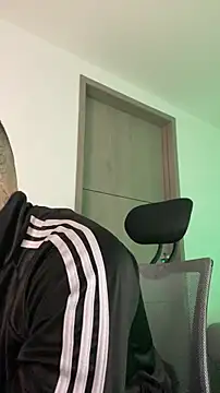  jamesleandros1 online show from March 30, 2026, 6:31 pm