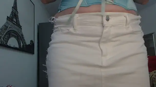 AnnaBellaLuckyXOXO online show from December 17, 2025, 11:38 am