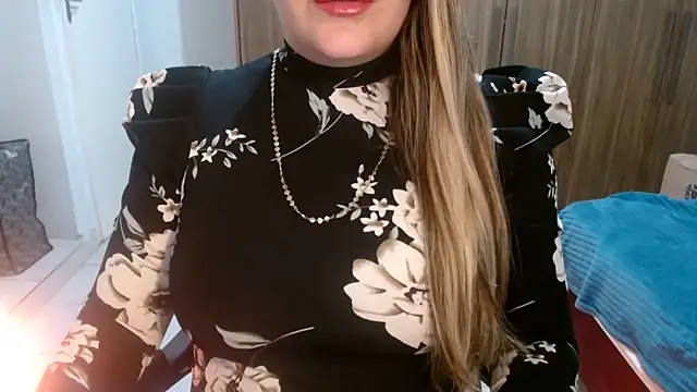 Snapshot of Aliceescobar chatting on May 26, 2026, 2:02 pm Aliceescobar online show from May 26, 2026, 2:02 pm