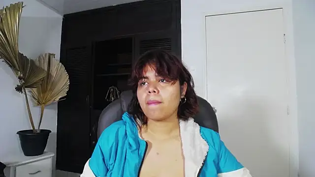 SabinaMerchetti online show from April 27, 2026, 2:20 am