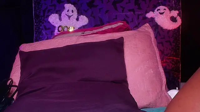 naomi kyse online show from October 22, 2025, 3:07 am