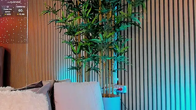 Avril Cyrus online show from February 10, 2025, 1:22 pm