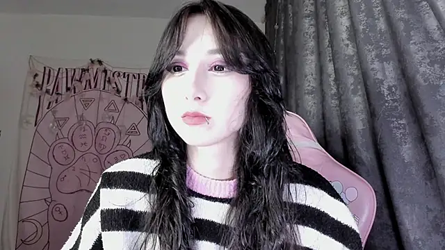 Holy420lolii online show from September 20, 2025, 5:36 pm